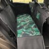 Mata samochodowa dla psa na całe tylne siedzenie z dzieloną przednią ścianą czarna/liście palmy 3D - obrazek 4