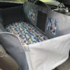 Mata samochodowa dla psa na całe tylne siedzenie z okienkiem z siatki szara/camping